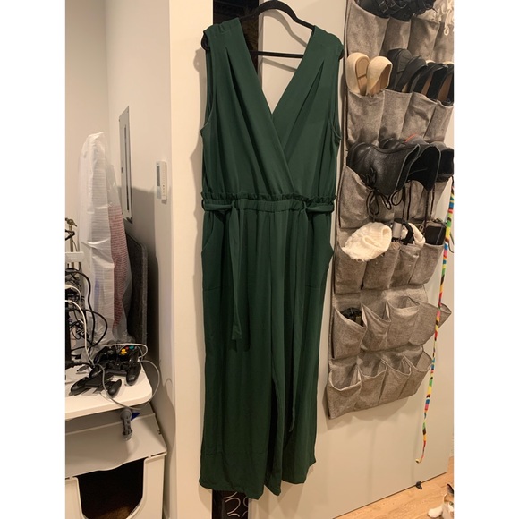 Monteau LA Womens 2X V-Neck Split Leg Hunter Green Tank Sleeve Belted Jumpsuit - Picture 9 of 10